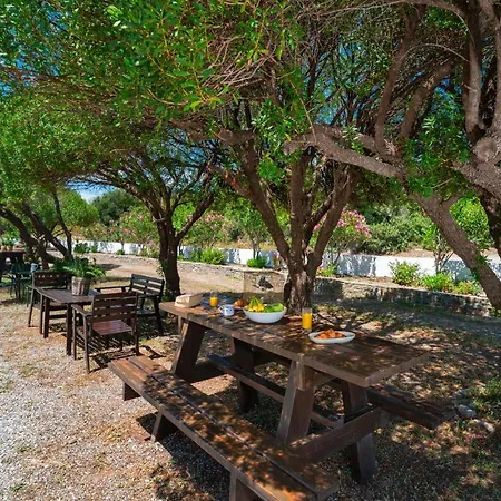 Апартаменты Tselios &